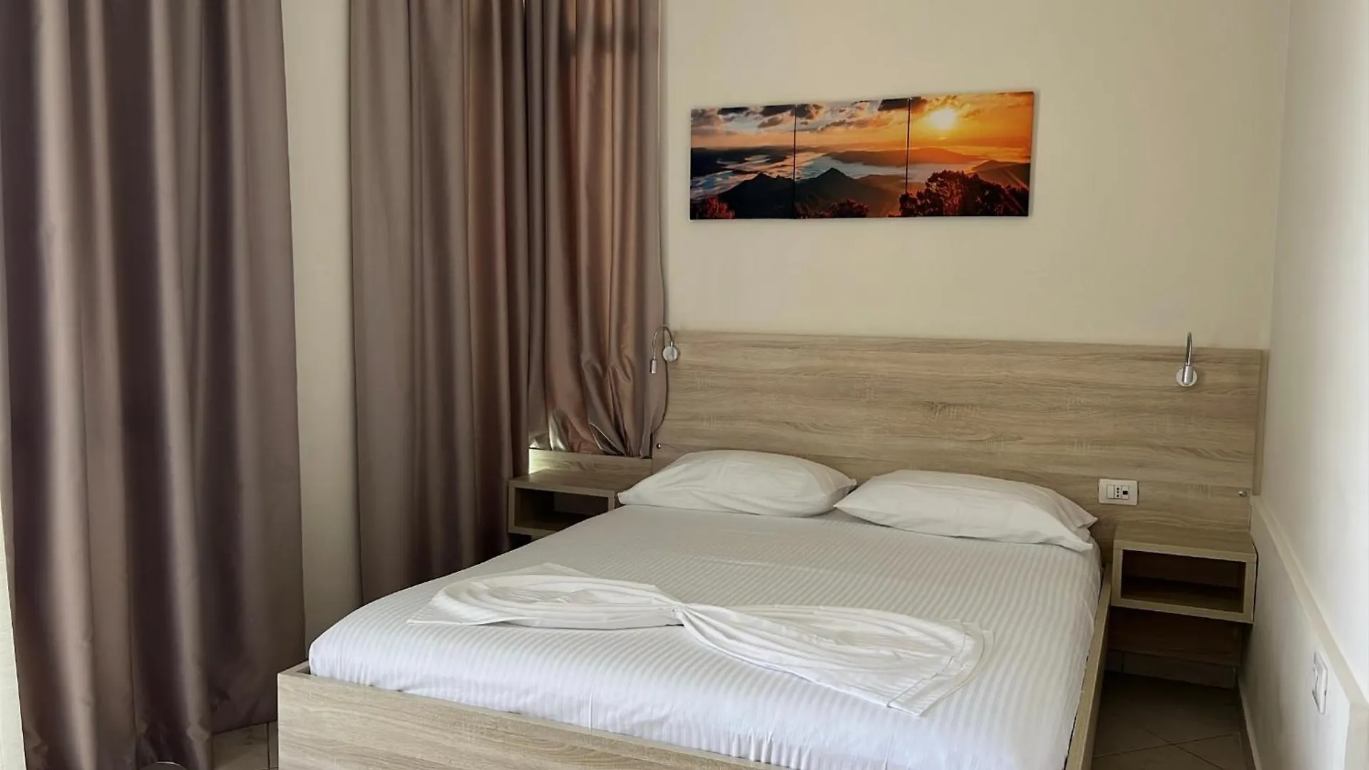 Hotel Jon Dhërmi